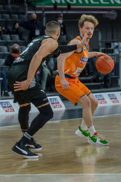 球技术闻名 球技术闻名