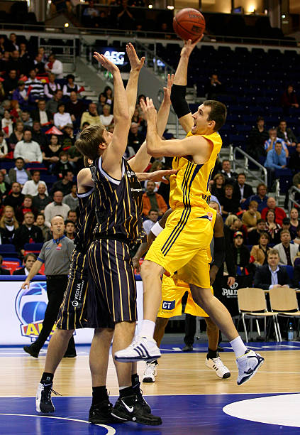 与其强劲对 与其强劲对