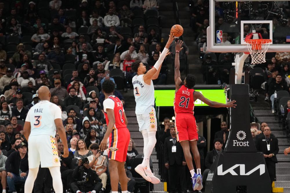 年轻女性投 年轻女性投