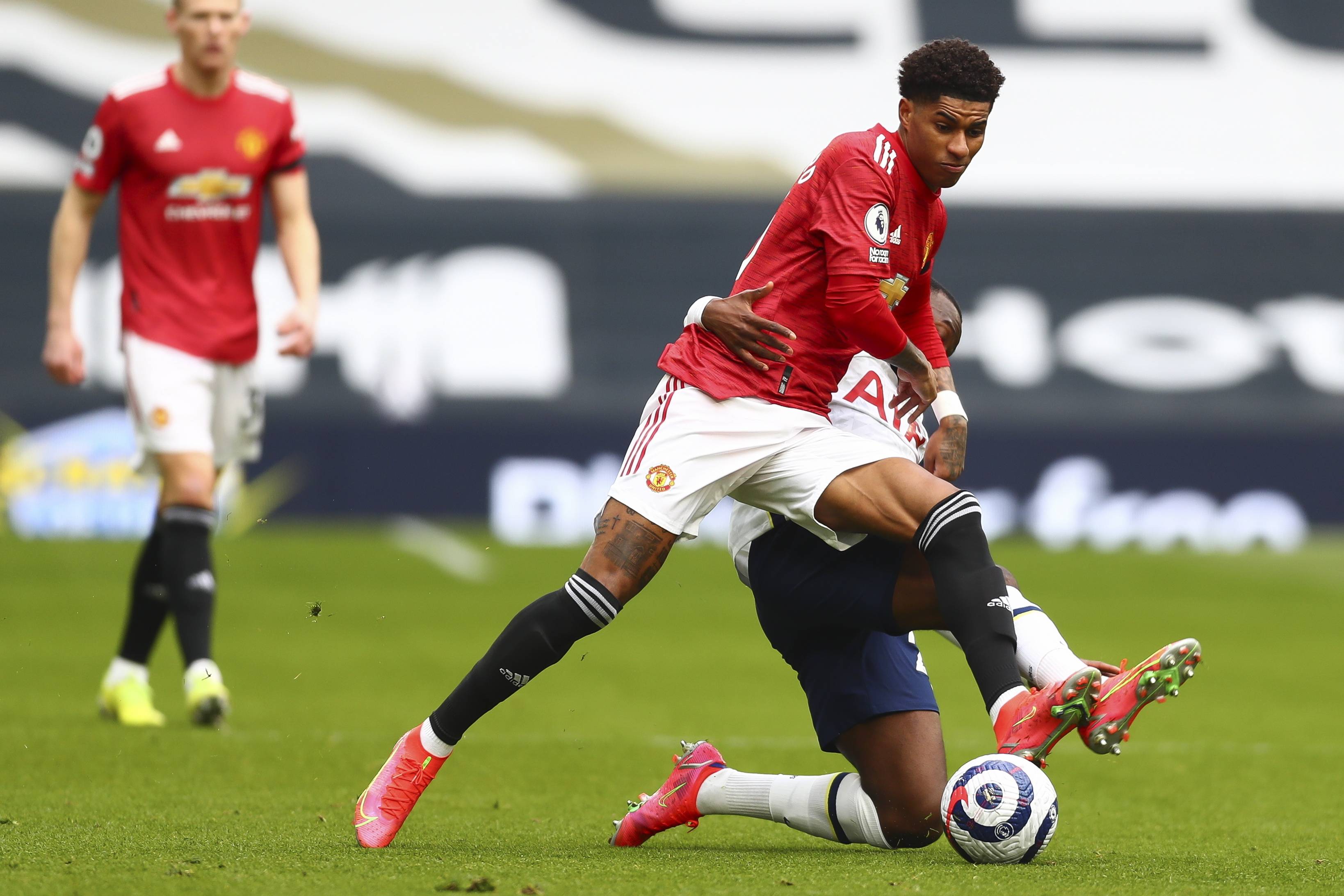 王浩西创NHL选秀中国选手最高顺位：希望中国冰球越来越好 争取在联盟发光发热